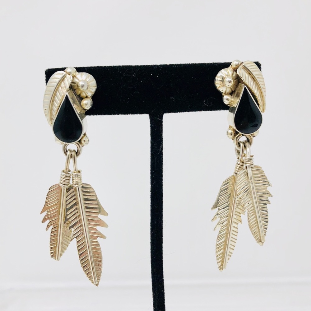 🆕 TAXCO Sterling feather earrings w onyx, 19.9g